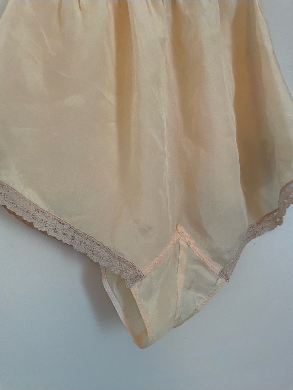 Silky Peach Lace Trim Women's Tap Pants French Knickers 1930s Bridal Trousseau S - Picture 12 of 13